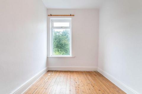 2 bedroom end of terrace house to rent, Walker Street, Earlsheaton, DEWSBURY