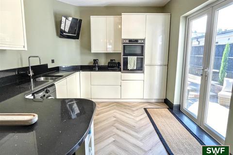 3 bedroom semi-detached house for sale, Norfolk Road, Pennfields