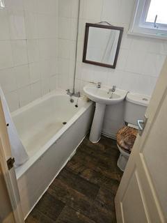 2 bedroom flat for sale, 27A West Road, Shoeburyness, Southend-on-Sea, Essex, SS3 9DR