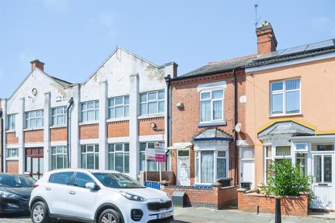 2 bedroom end of terrace house for sale, Bridge Road, Leicester