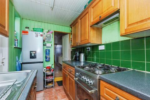 2 bedroom end of terrace house for sale, Bridge Road, Leicester