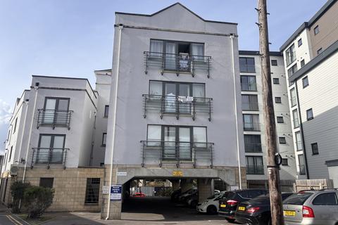 2 bedroom flat to rent, Denmark Road, POOLE, BH15