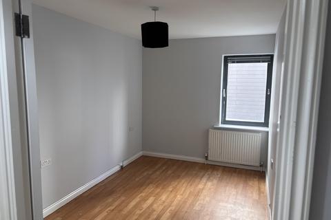 2 bedroom flat to rent, Denmark Road, POOLE, BH15