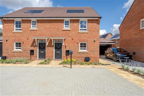 3 bedroom semi-detached house to rent, Finchwood Park RG40