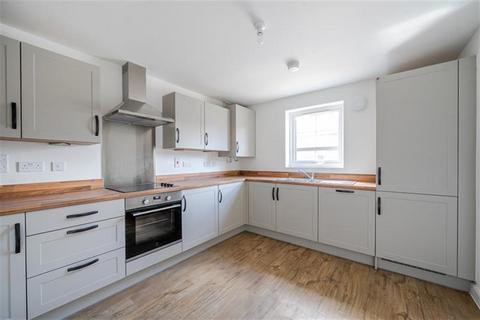 3 bedroom semi-detached house to rent, Finchwood Park RG40