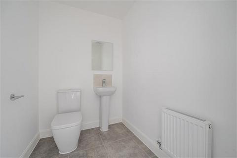 3 bedroom semi-detached house to rent, Finchwood Park RG40