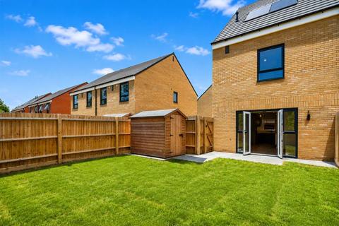 3 bedroom semi-detached house for sale, Ghyllgrove Close, Basildon, Essex, SS14