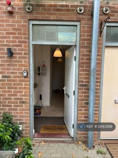 4 bedroom terraced house to rent, Columbia Place, Milton Keynes, MK9