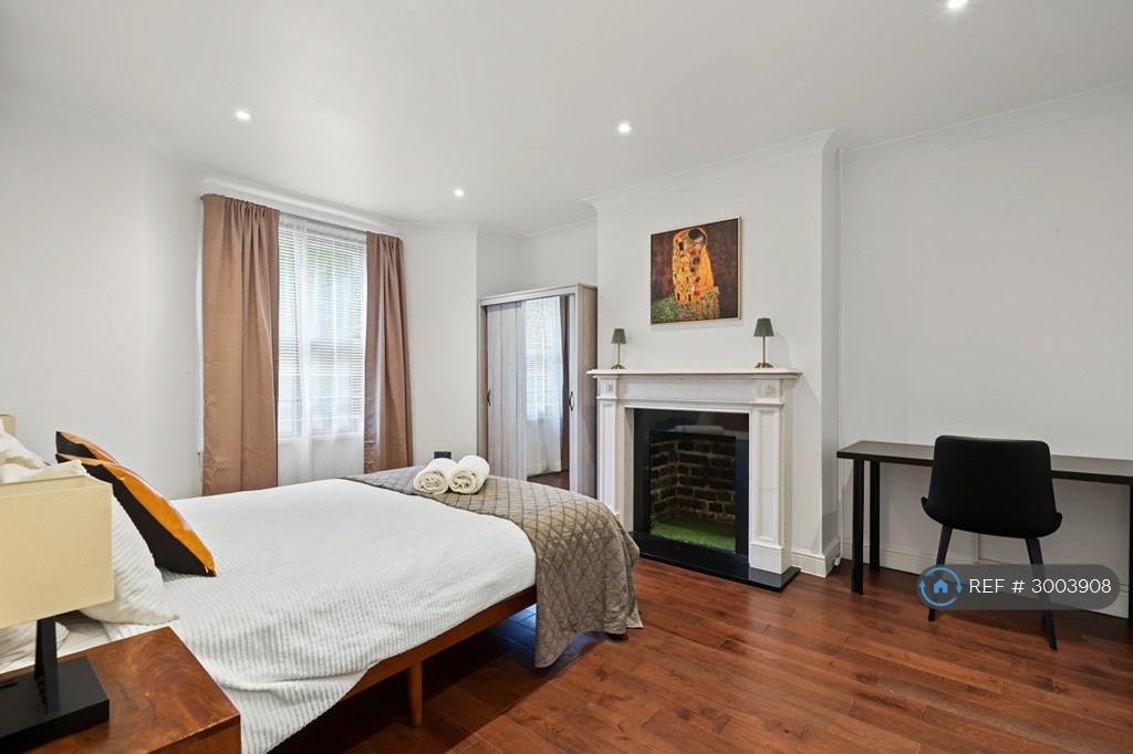 Apartment in London - View 3