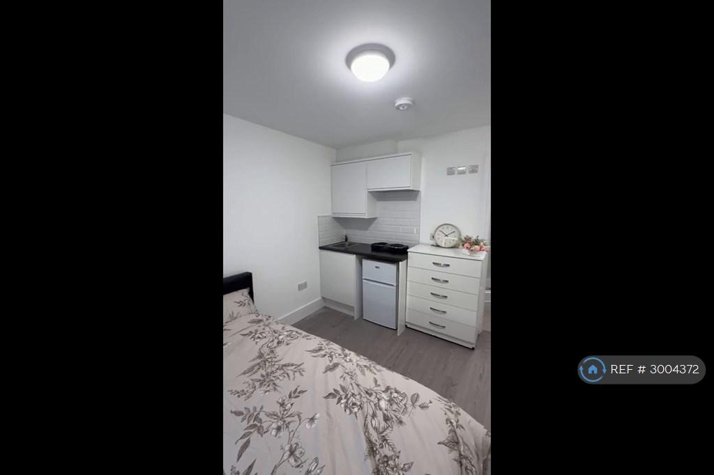 Apartment in London - View 2