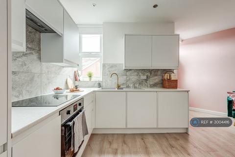 2 bedroom flat to rent, Sharrow Vale Road, Sheffield, S11