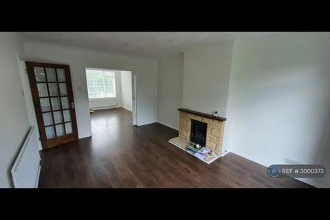 3 bedroom semi-detached house to rent, The Crescent, Reading, RG6