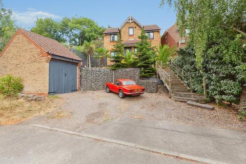 4 bedroom detached house for sale, Elm Way, Hartshill, Nuneaton