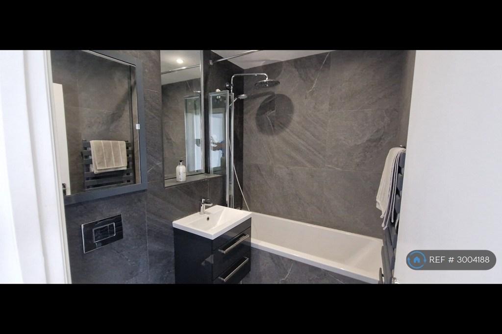 Apartment in Croydon - View 3