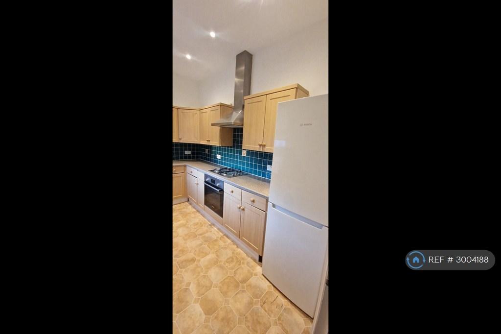 Apartment in Croydon - More