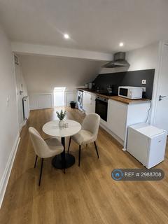 Studio to rent, Penrhyn Crescent, London, E17