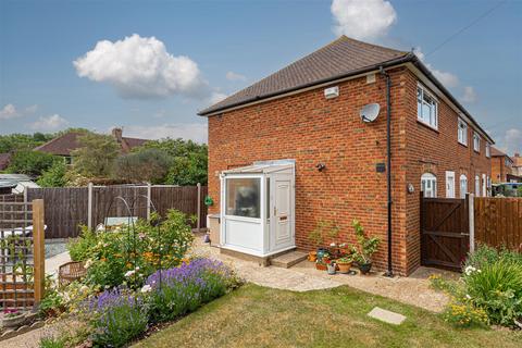 2 bedroom maisonette for sale, Parkhurst, Epsom