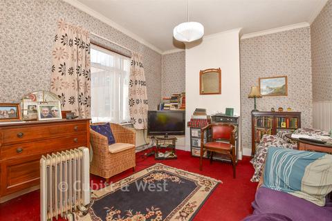 The Crescent, Leatherhead KT22