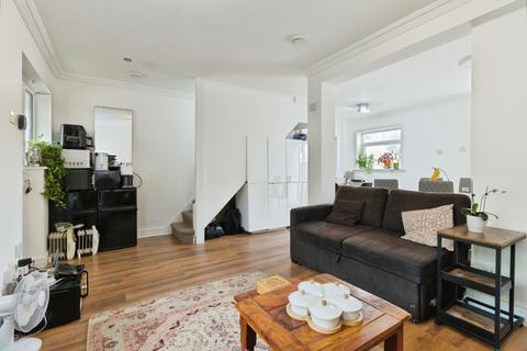 4 bedroom end of terrace house for sale, Bastion Road, London, SE2