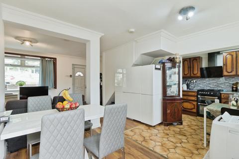 4 bedroom end of terrace house for sale, Bastion Road, London, SE2