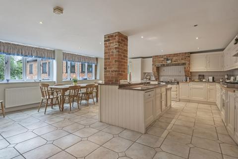 5 bedroom barn conversion for sale, Smewins Road, Maidenhead, SL6