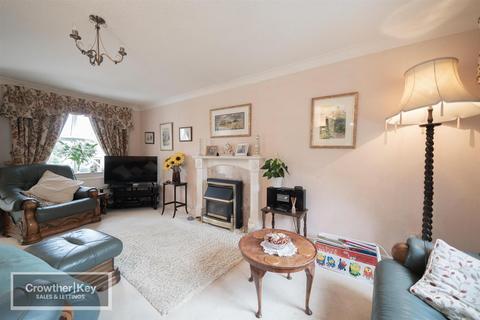 3 bedroom detached house for sale, Aspen Close, Buxton