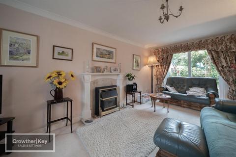 3 bedroom detached house for sale, Aspen Close, Buxton