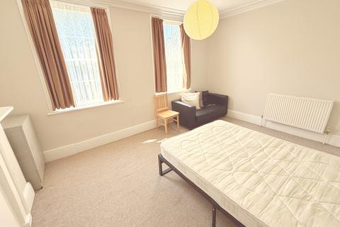 4 bedroom flat to rent, Cloudesley Road, Angel N1