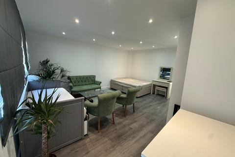 1 bedroom semi-detached house to rent, Gervase Close, Wembley, HA9