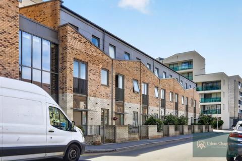 2 bedroom flat for sale, Bluenote Apartments, Blyth Road, Hayes, UB3