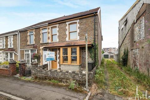 3 bedroom end of terrace house for sale, Coombes Road, Neath