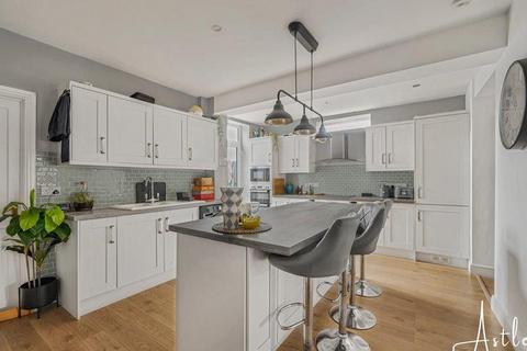 3 bedroom end of terrace house for sale, Coombes Road, Neath