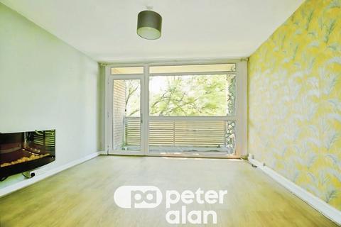 3 bedroom flat to rent, Awel Mor, Cardiff, CF23