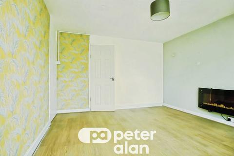 3 bedroom flat to rent, Awel Mor, Cardiff, CF23