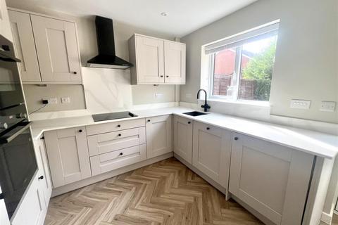 2 bedroom semi-detached house to rent, Chapel Lane, Codsall, Wolverhampton