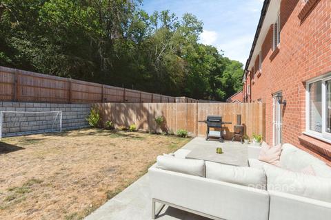 3 bedroom semi-detached house for sale, Hawley View, Blackwater, Camberley