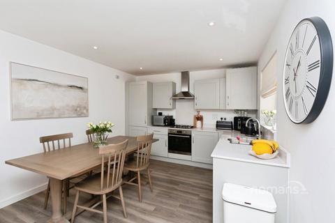 3 bedroom semi-detached house for sale, Hawley View, Blackwater, Camberley