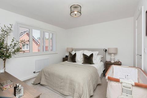 3 bedroom semi-detached house for sale, Hawley View, Blackwater, Camberley