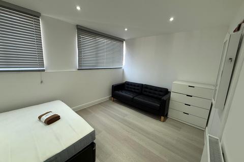 1 bedroom semi-detached house to rent, Gervase Close, Wembley, HA9