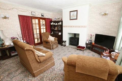 2 bedroom end of terrace house for sale, Frieldhurst Road, Todmorden OL14