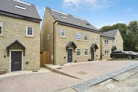 3 bedroom semi-detached house for sale, Weavers Place, PUDSEY