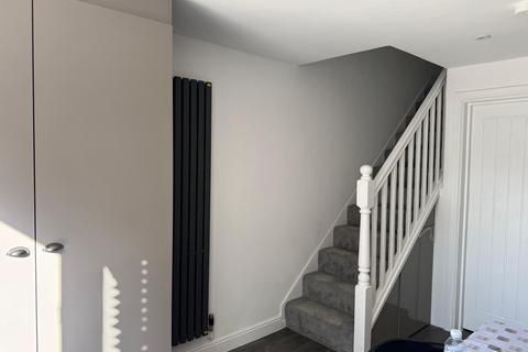 1 bedroom semi-detached house to rent, Gervase Close, Wembley, HA9