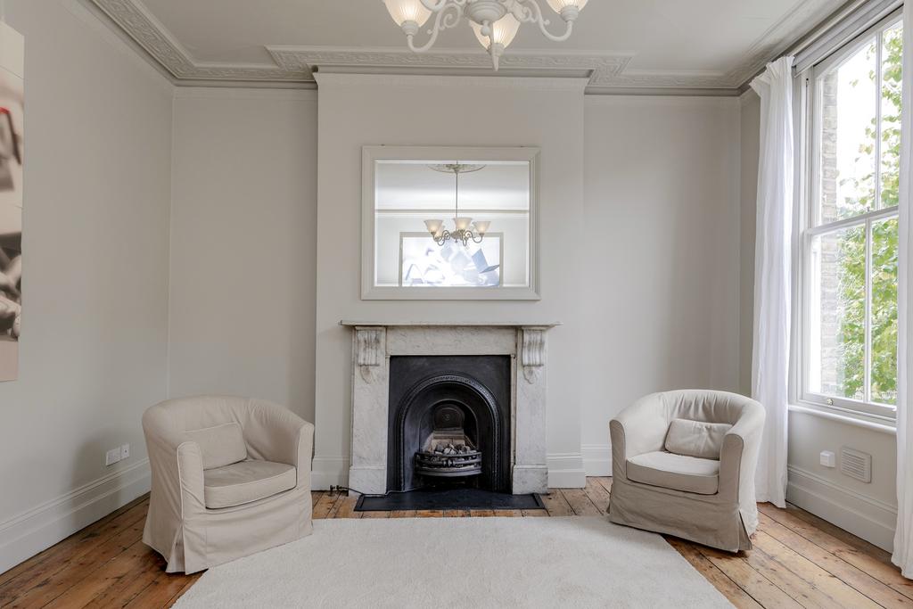 Apartment in London - View 3