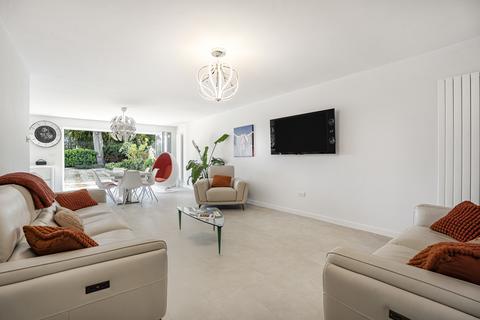 5 bedroom detached house for sale, The Worple, Wraysbury, Staines-upon-Thames, Berkshire, TW19