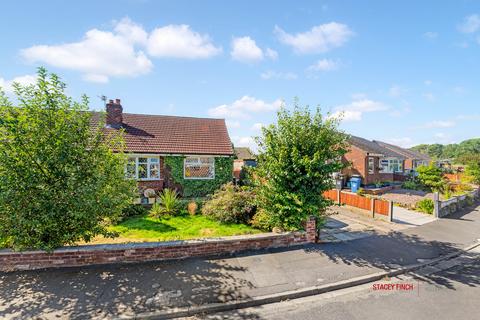 3 bedroom semi-detached bungalow for sale, Sunningdale Drive, Salford, M44
