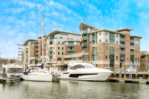 2 bedroom flat to rent, The Quay, Poole, BH15