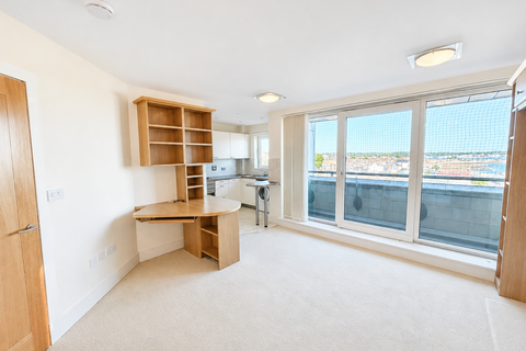 2 bedroom flat to rent, The Quay, Poole, BH15