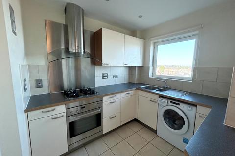 2 bedroom flat to rent, The Quay, Poole, BH15