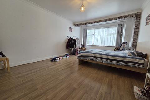 5 bedroom semi-detached house to rent, Preston Road, WEMBLEY, HA9