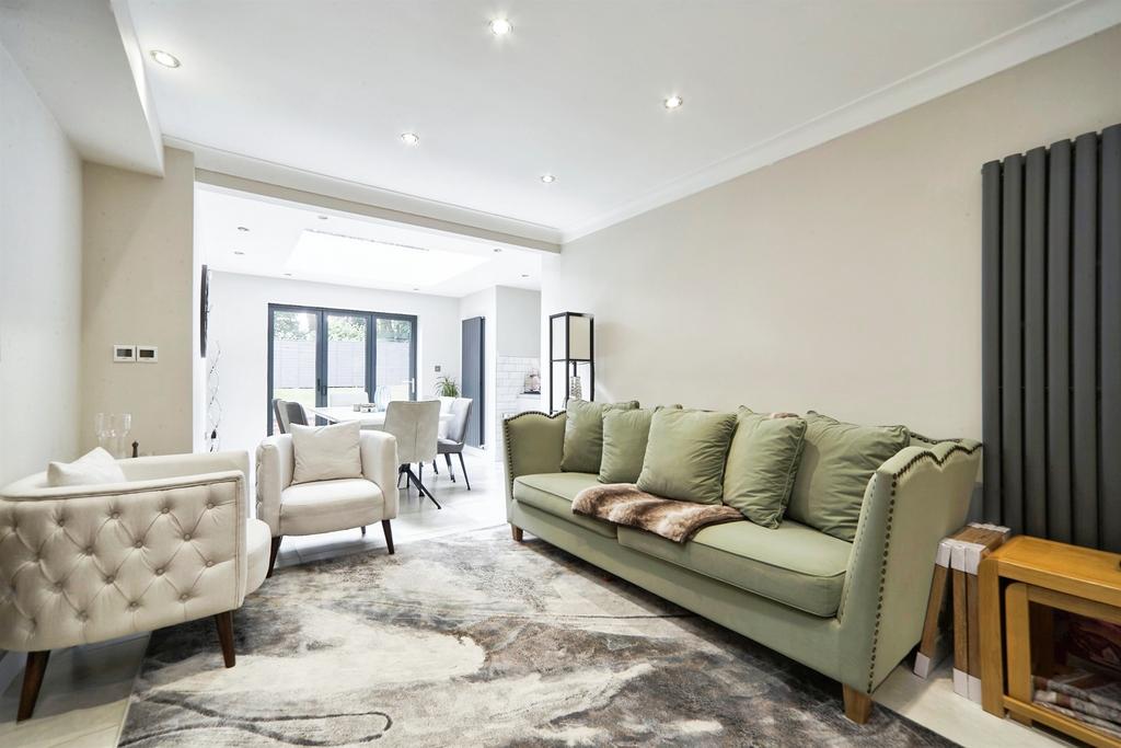 House in Leeds, Alwoodley - View 4